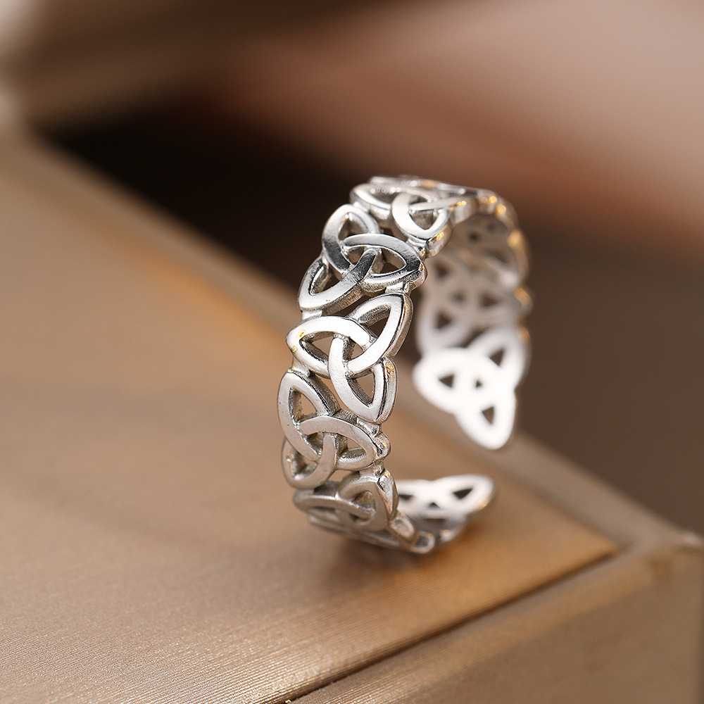 1 Celtic Knot Stainless Steel ; Retro Openwork Woven Design Ring. Ideal For Fashion Outfits, Gift-, Or As A Accessory.