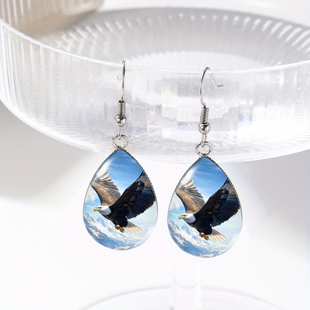 TEMU Une paire de boucles d'oreilles en verre faites à représentant un aigle royal de montagne enneigé et des d'eau, pile