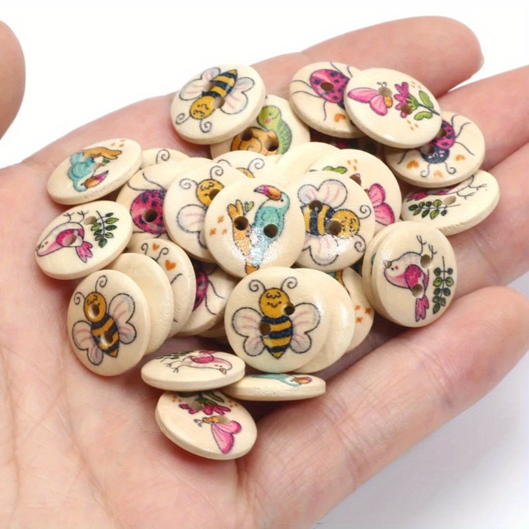 

100pcs Assorted Animal Pattern Wooden Buttons, 2 Holes, 15mm - Ideal For Sewing & Crafts