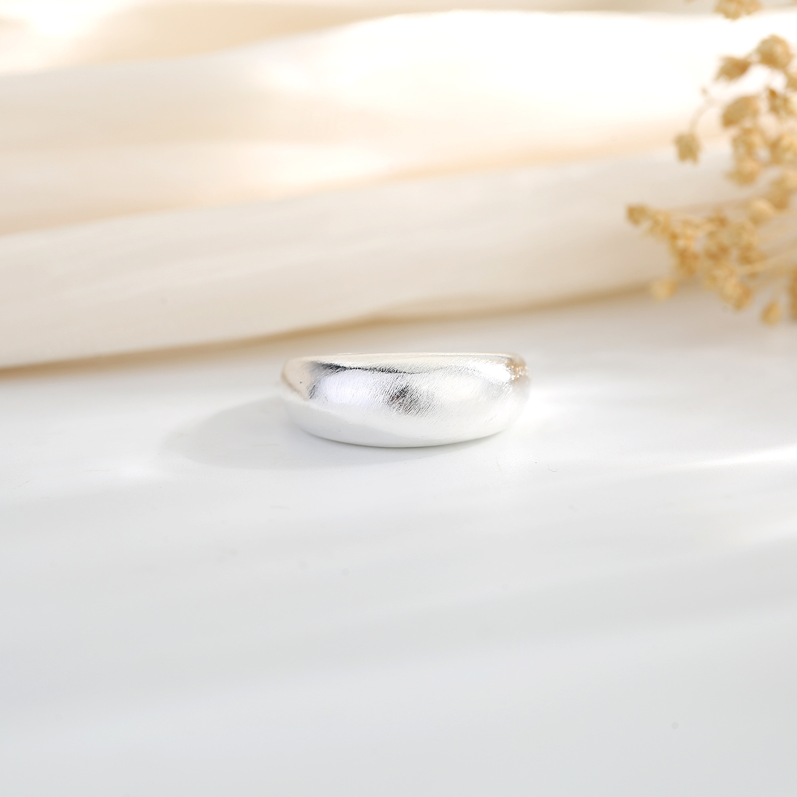 Simple Smooth-Finish Open-Ring Band, Versatile Gift