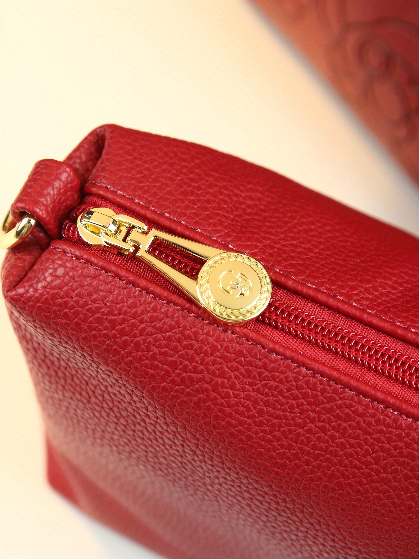 Model carrying tote bag