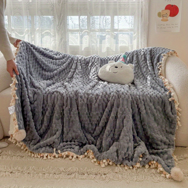 A Double-Sided Blanket That Is Comfortable And Easy to Clean, Machine Washable, with a Soft And Skin-Friendly Texture, Perfect for Creating a Cozy Home Atmosphere And an Essential Item for Lazy Days at Home
