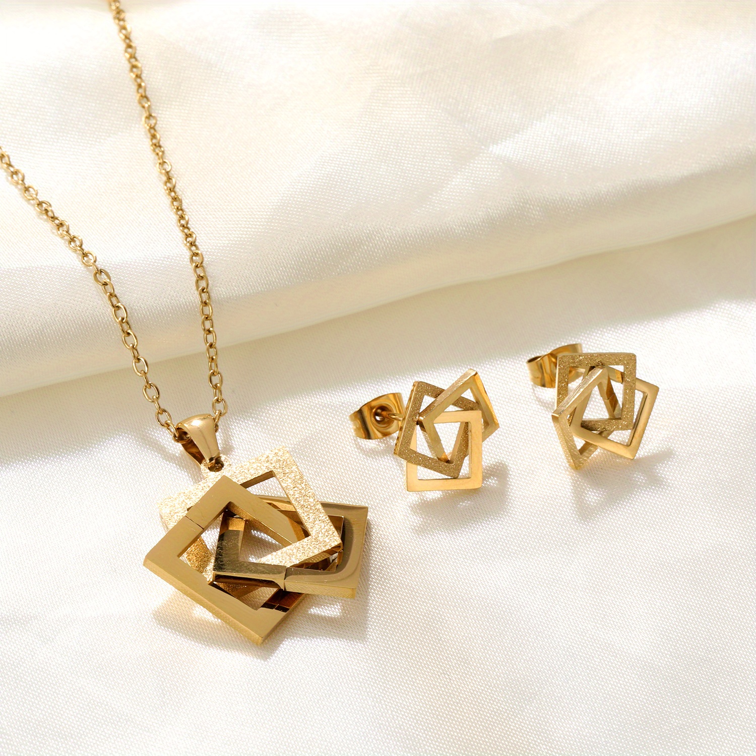 3pcs 18K Gold Plated 18K Gold Plated-Plated 316L 316L 316L 316L Stainless Steel Geometric Square Overlapping Necklace + Earrings Jewelry Set for Women, Light Luxury And Elegant, Suitable for Dating, Banquets, And Daily Wear