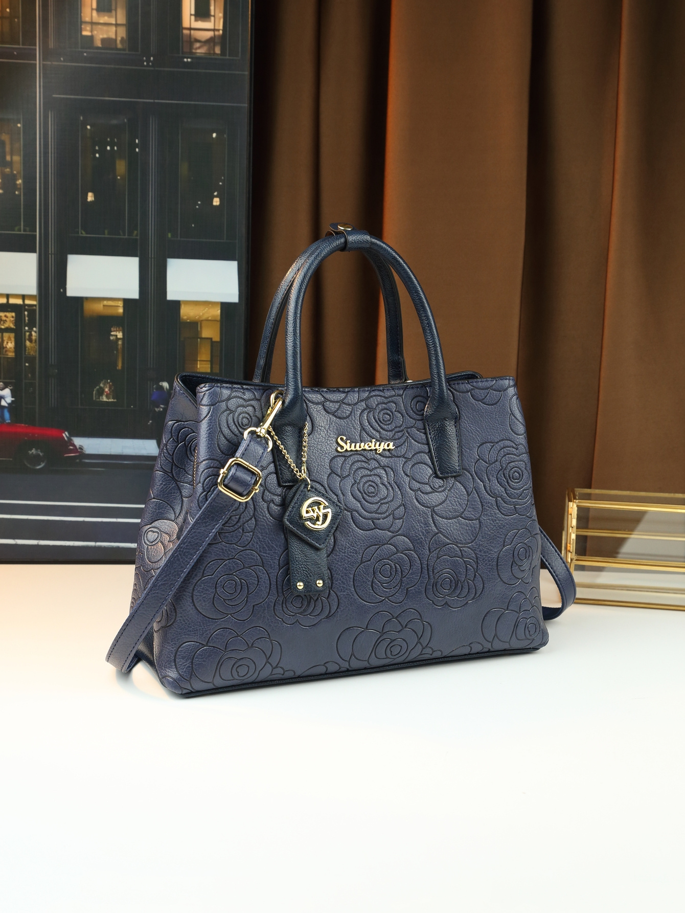 Thought Yaa Handbag interior capacity