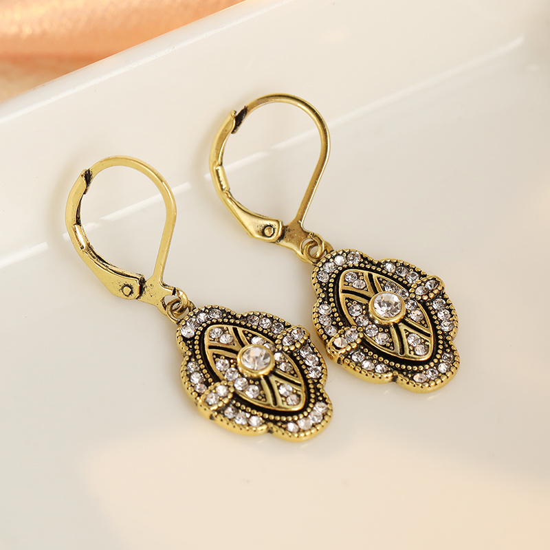Vintage Carved Women's Pendant Earrings with Zirconia