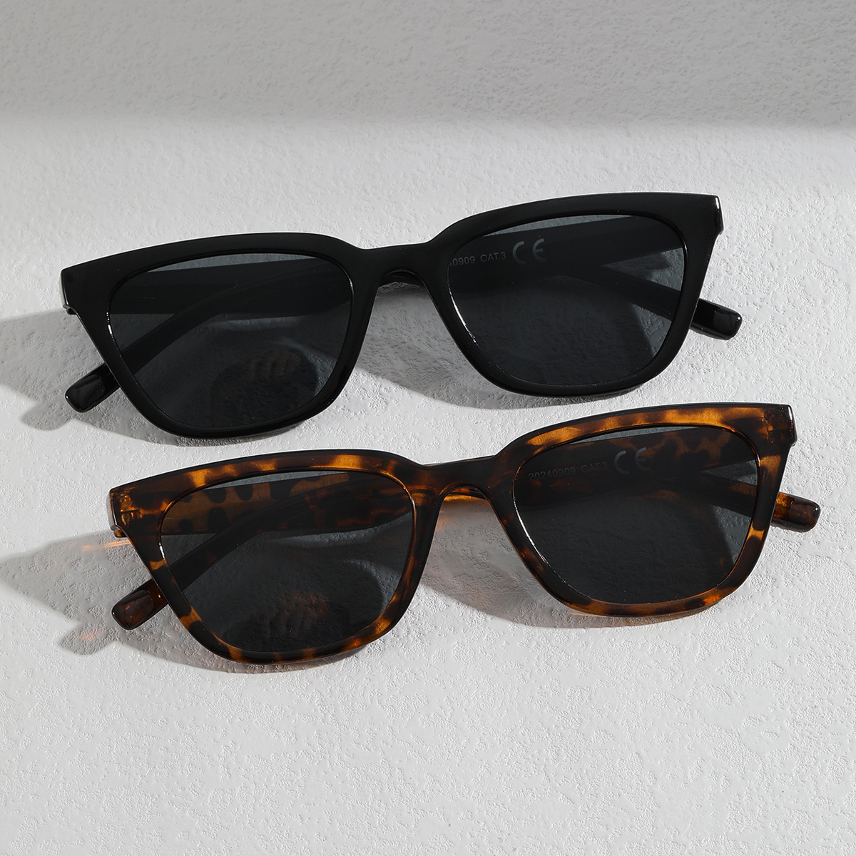 Image of 2pcs Women's Cat Eye Lightweight Sunglasses, Stylish And Versatile Small Plastic Frame, , Casual And Retro Style, Suitable For Daily Wear, Fashionable And Trendy Glasses, Vacation, Party, And Gift