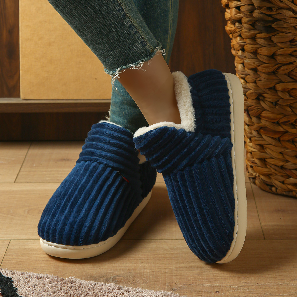 TEMU Pantoufles d'hiver en velours côtelé à talons complètement enveloppants pour hommes et femmes, chaussures de maison chaudes et épaisses doublées