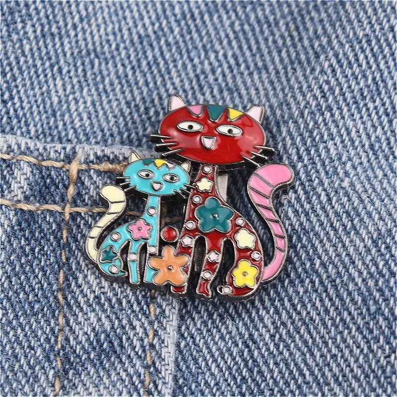 Cat Couple Brooch, Colored Feline Pin, Cat Pair Decoration