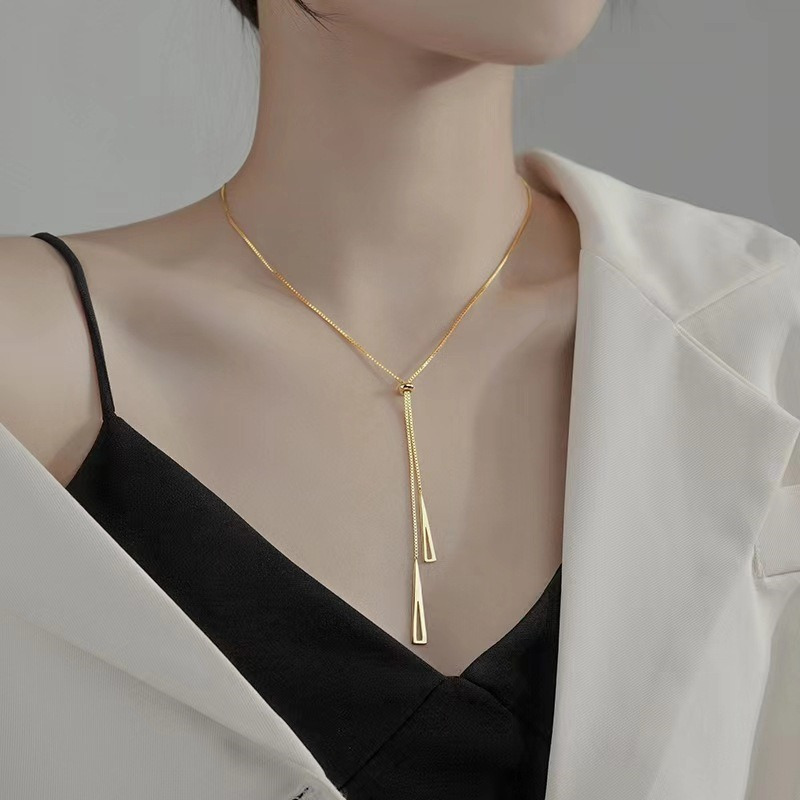 Women's Triangular Geometric Stretch Necklace, Elegant Gift