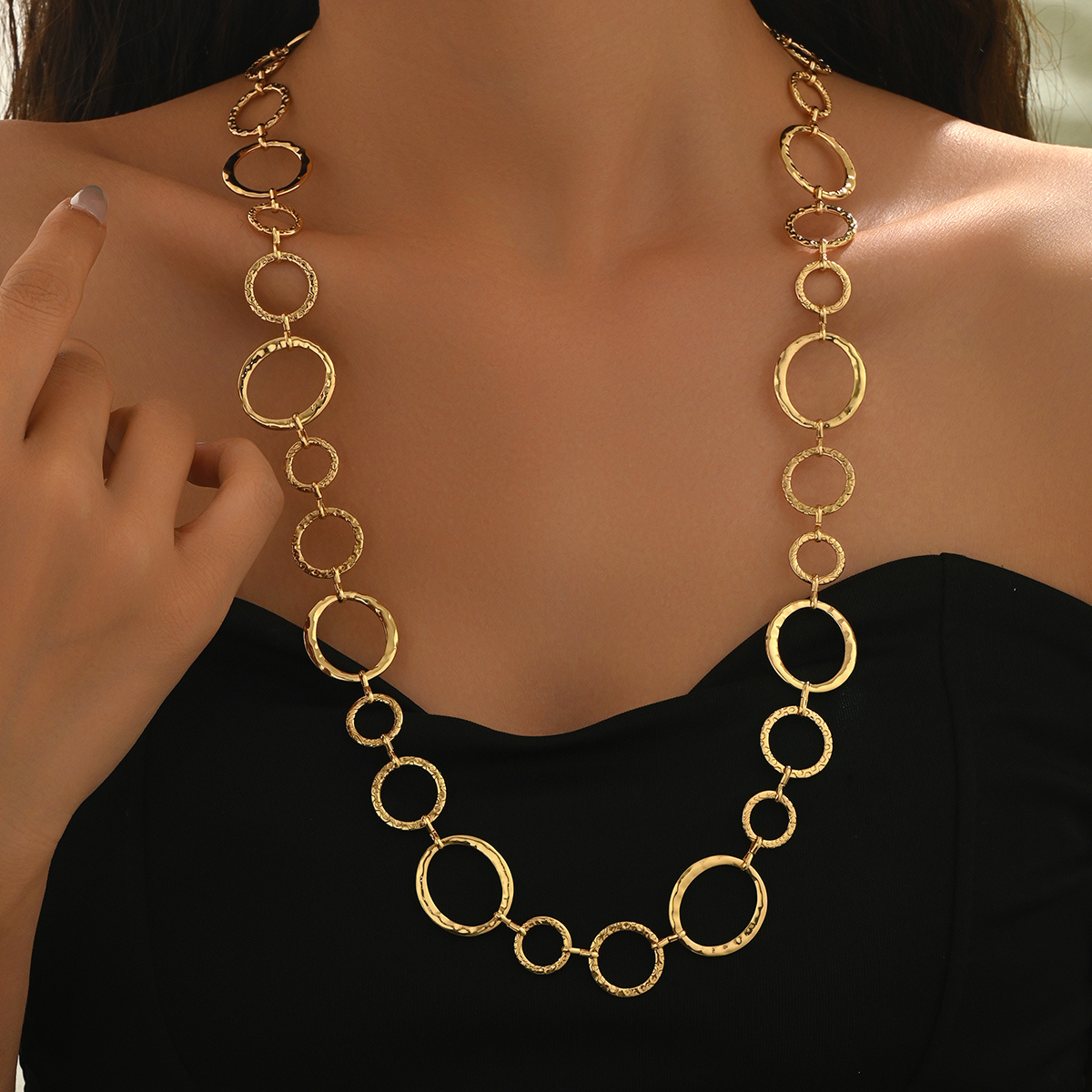 Image of 1 Vintage Geometric Circle Necklace, Versatile For Daily Wear, Ideal Gift For Valentine's Day, Mother's Day, And Other Occasions
