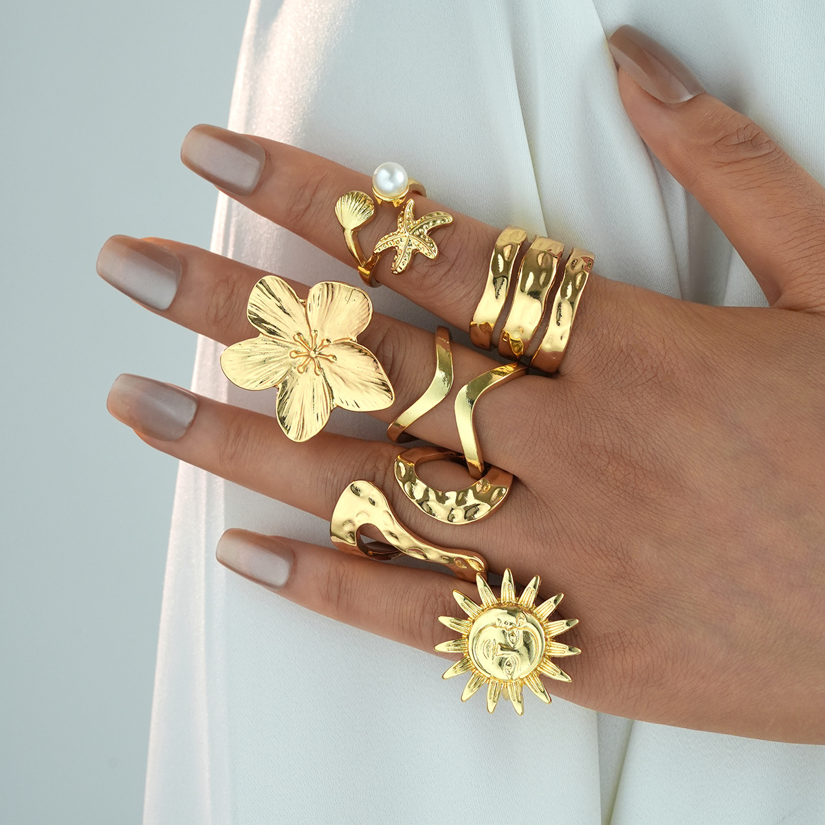 Image of 6pcss Women's Rings Trendy 6pcs Set Golden Starfish Sunflower Rings Stackable Fashion Jewelry Women's Multi-layered Stacked Additions