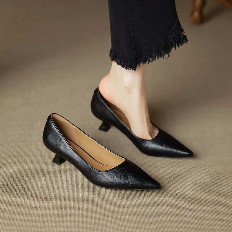 French Retro Pointed-toe Kitten Heel Women's Shoes, Made Of Soft, With Thin Heels, Elegant And Versatile, Shallow Mouth High Heels, Low Heel Commuting Shoes, Women Shoes