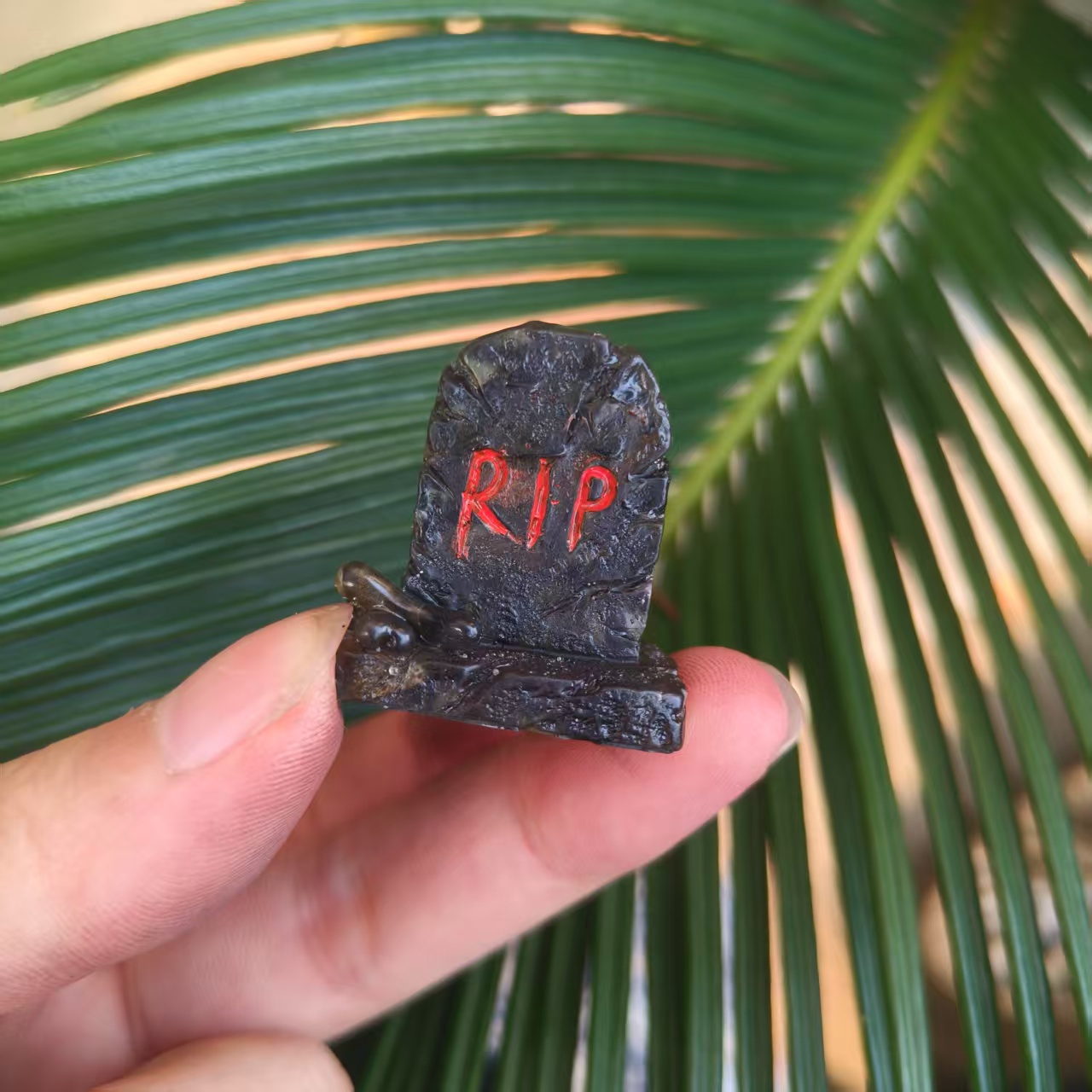 1pc/3pcs Halloween Obsidian Resin Tombstone, Handmade Drip Glue Stone Ornament For Holidays And Home Decor – Synthetic Gemstones