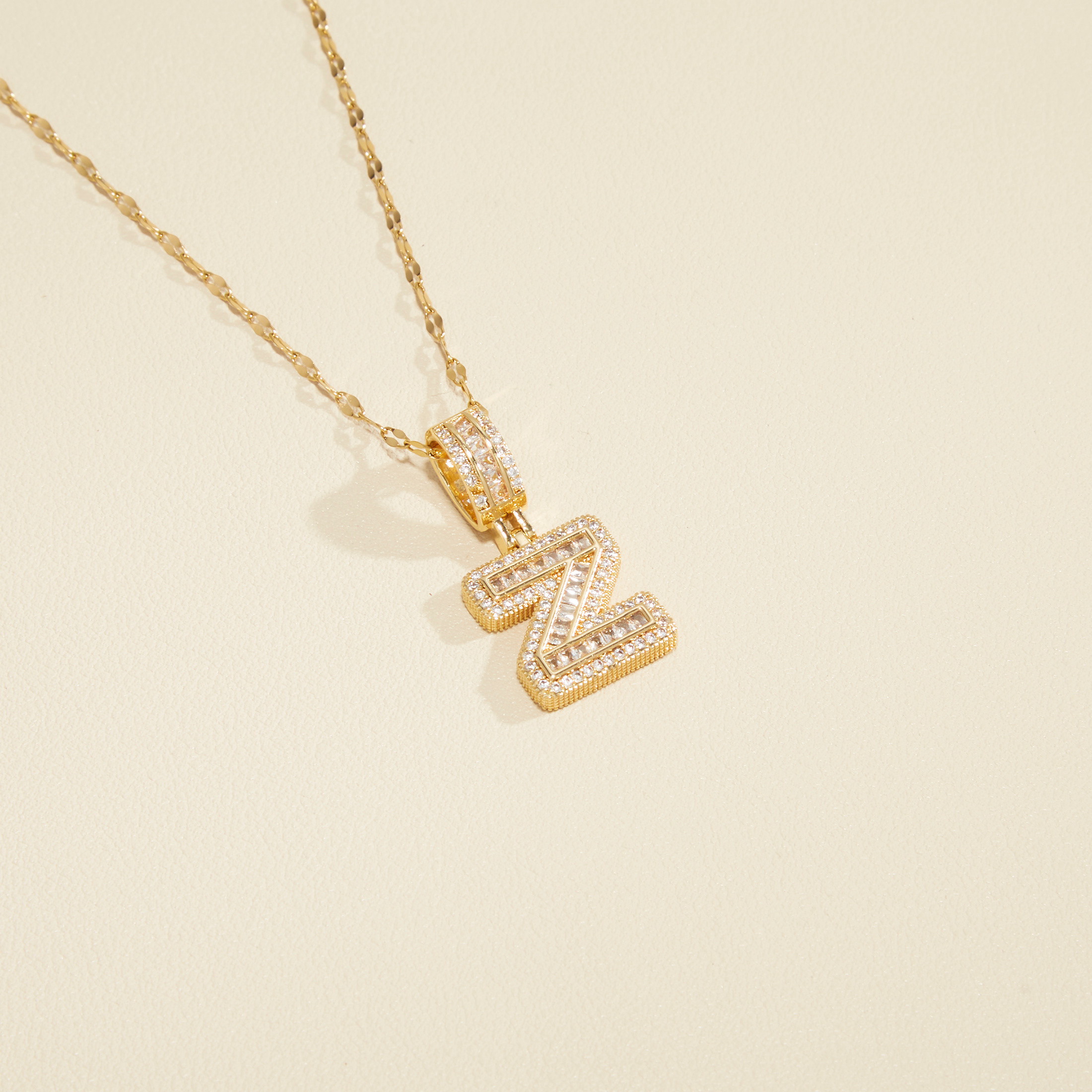 A Womens Fashion Necklace Featuring a Pendant
