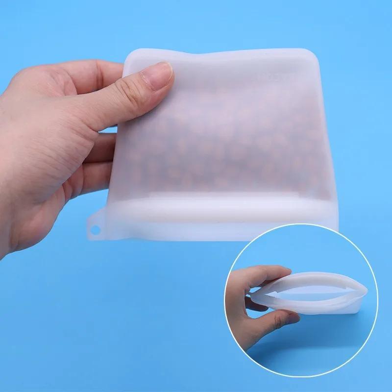 

Silicone Dog Treat Pouch - Portable Bag For , Ideal Gift For Dog Owners, White
