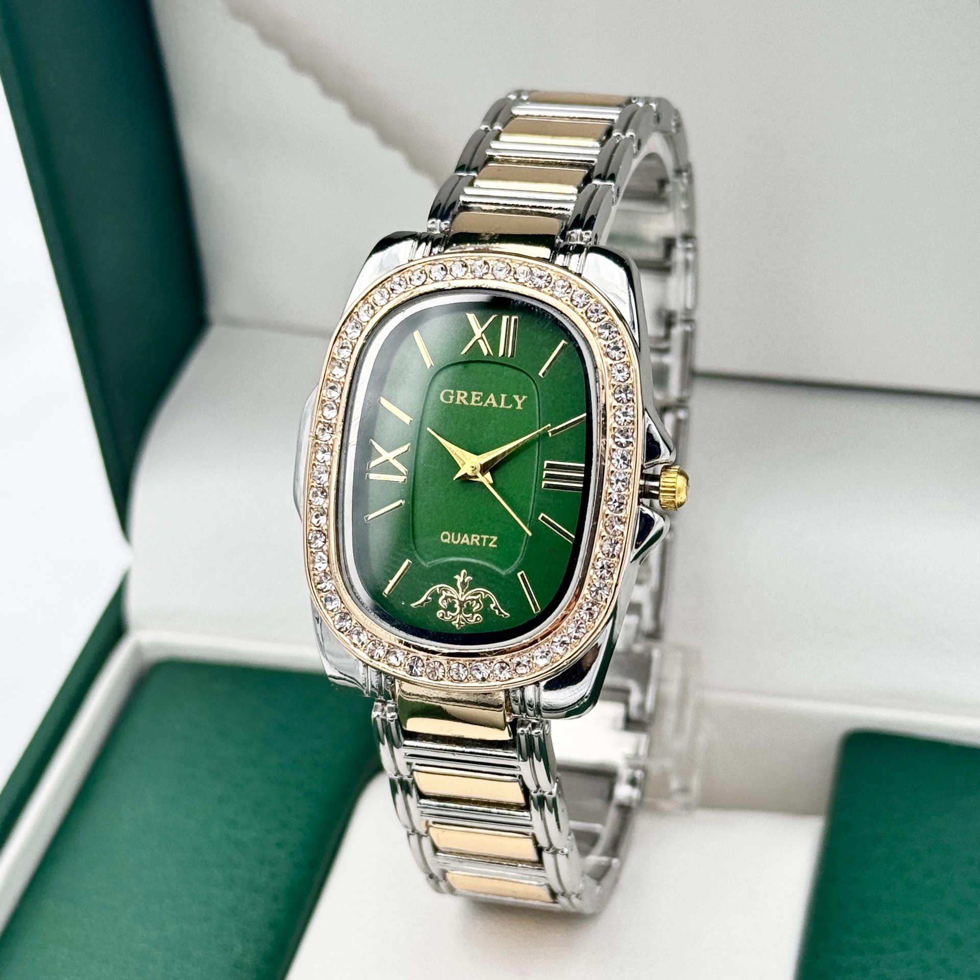 TEMU Stylish Women's Quartz Watch With An Oval Face And Roman