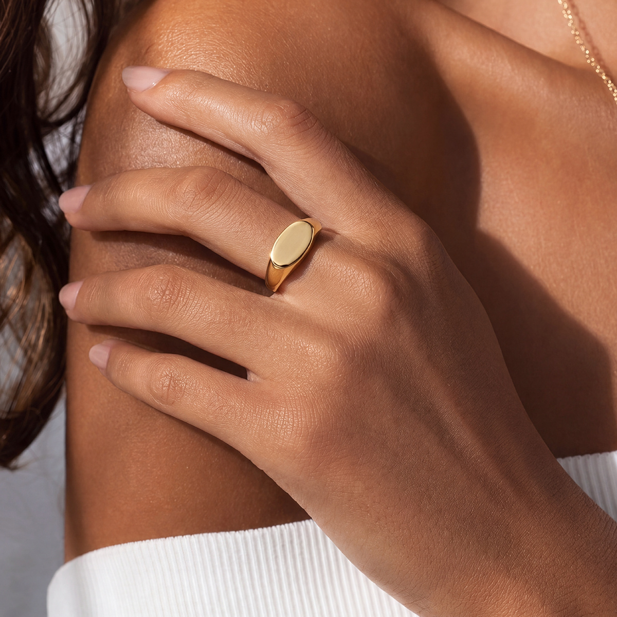 Men's Minimalist Solid-Band Oval Design Ring, Casual Attire