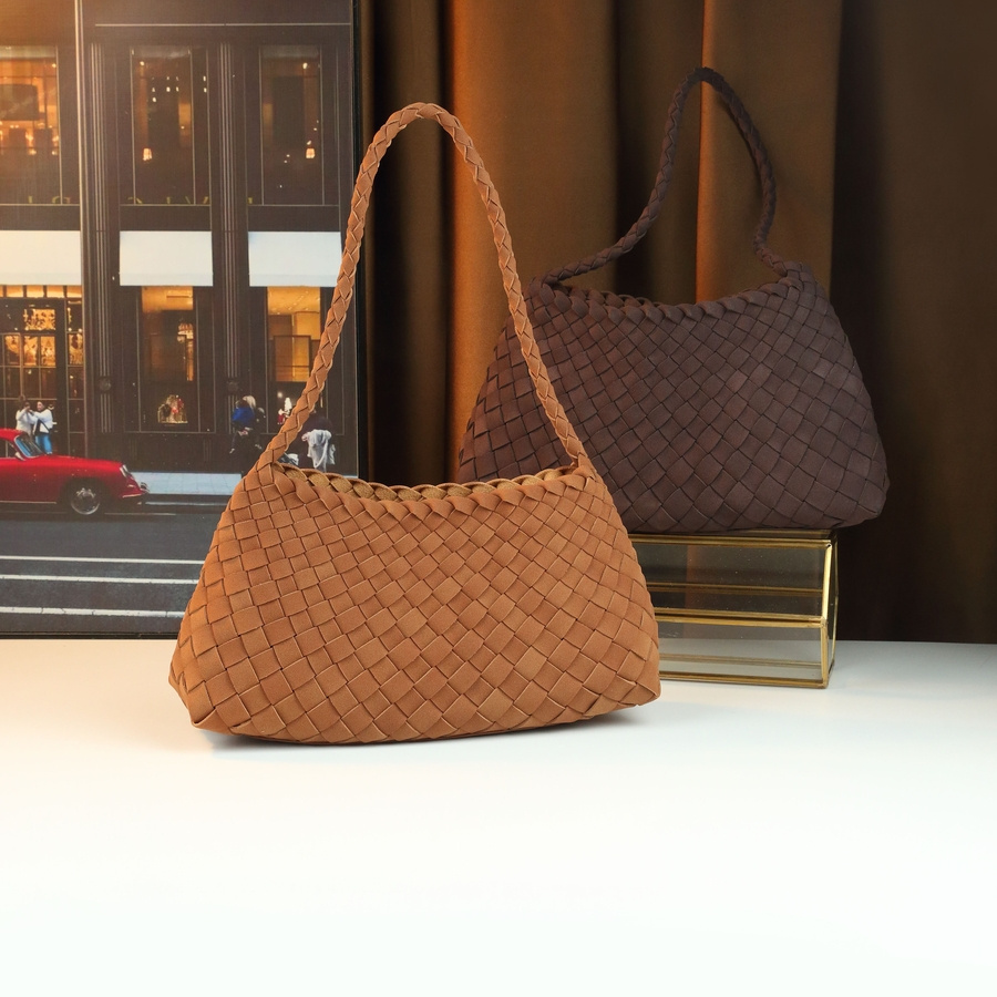 Mindia Houndstooth Woven Handbag front view