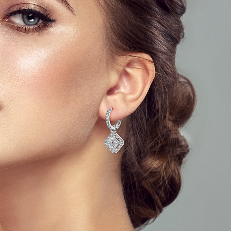 Sparkling White Zirconia Hoop Earrings in S925 Silver