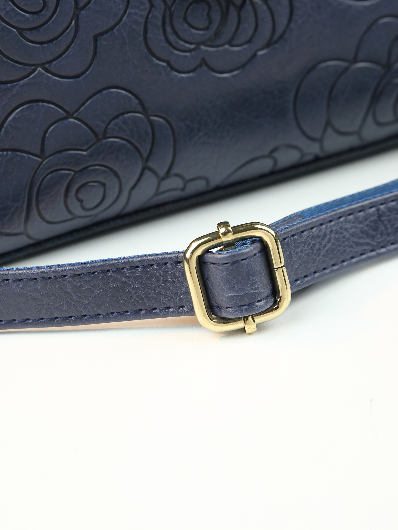 Thought Yaa Handbag close-up of handle