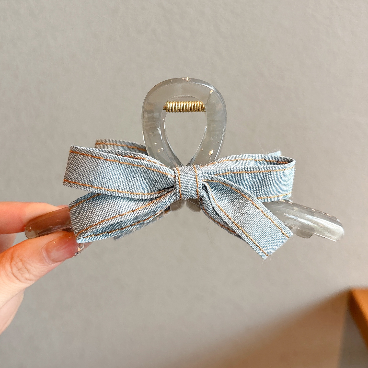 TEMU Elegant Bow Hair Claw Clip - A Must-have For Updos, With A . This Women's Hair Claw Clip Is Suitable For 5 Different Occasions. Featuring A