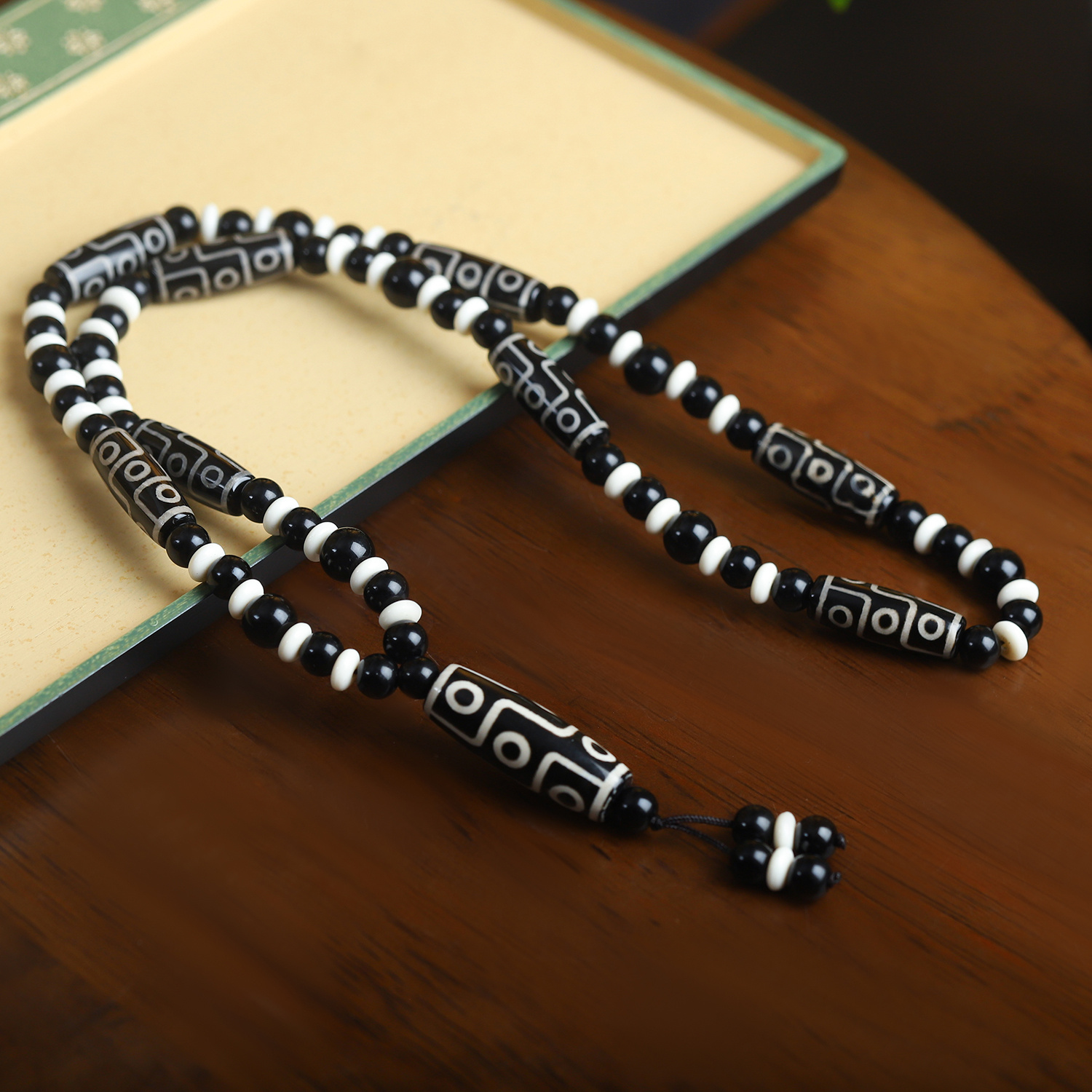 TEMU 1pc Pendentif en agate Tianzhu, Collier Tianzhu ethnique de style chinois Protecteur , Collier pour hommes, Cadeau pour et