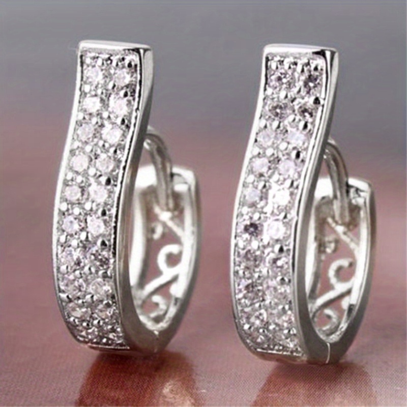 E-shop Ein Paar Damen-Mode-Creolen mit Synthetischen Zirkonia-Funkelnden Geometrischen Kreissteckern, Luxuriöse Hochzeitsbankett-Schmuck für Täglichen