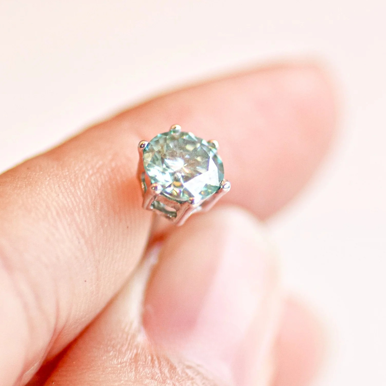 Women's 0.5/1/2/3 Carat Moissanite Stud Earrings in 925 Silver