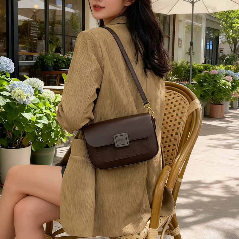 Image of Portable Adjustable Strap Square Bag, Material, Flap Design, Suitable For Outdoor Sports, Commuting, Shopping, Campus, And Short Trips. Women's Bag
