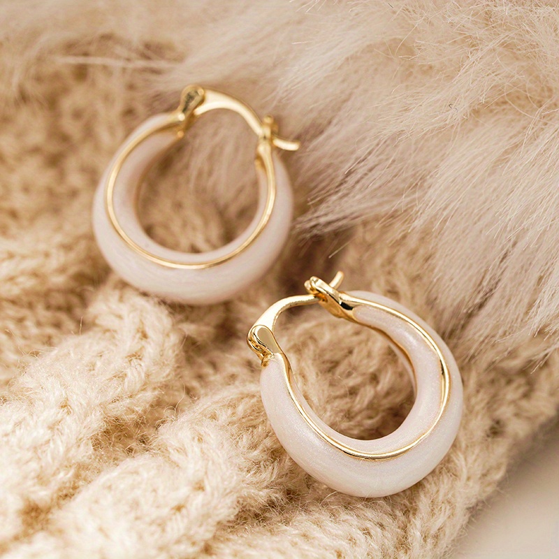 Elegant Enamel White Hoop Earrings Fashion Golden Earrings For Women Wedding Banquet Temperament Eaarrings Jewelry