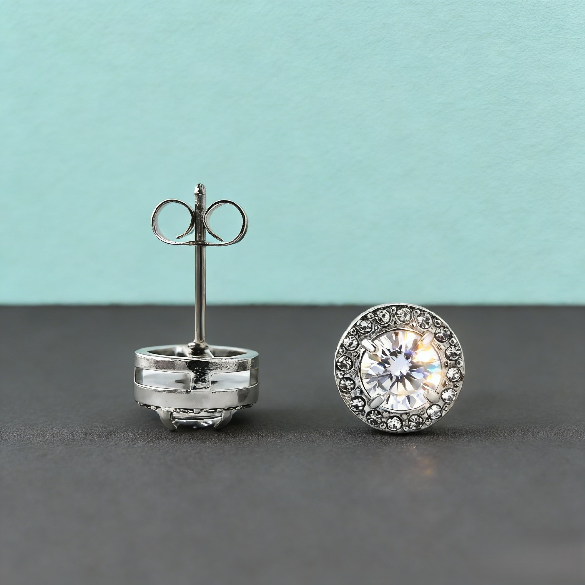 Women's Luxurious Synthetic Moissanite Stud Earrings