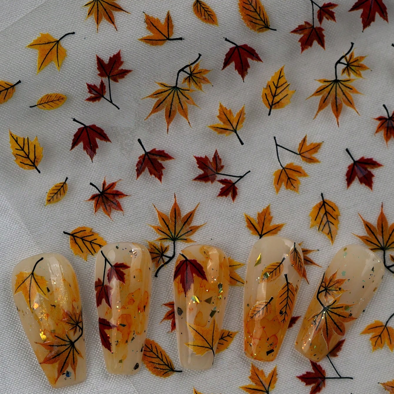 TEMU 1 pièce Autocollants pour Nail Art Automne/Hiver, Effet Laser et Lumière Nacrée, avec Styles de Jaunes et Rouges et Couleurs Chaudes Style