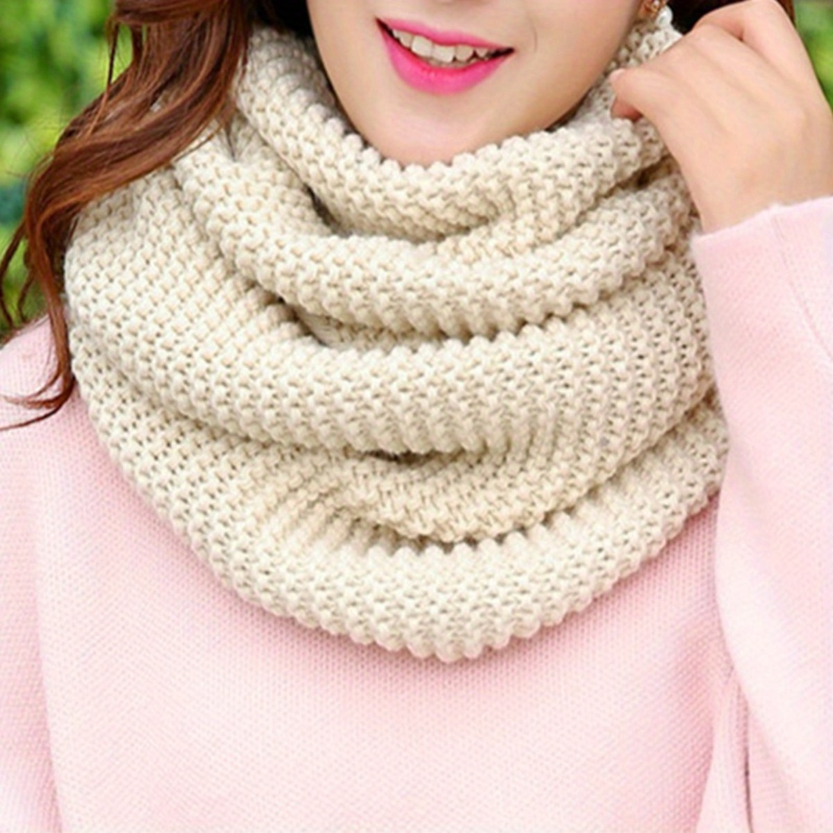 Image of Women's Elegant Scarf - 100% Polyester Elastic Windproof Neck Warmer, Breathable Thick Warm Scarf For Casual Weekend , Feather-free & Hand Washable, Winter Accessories, Textured Pattern