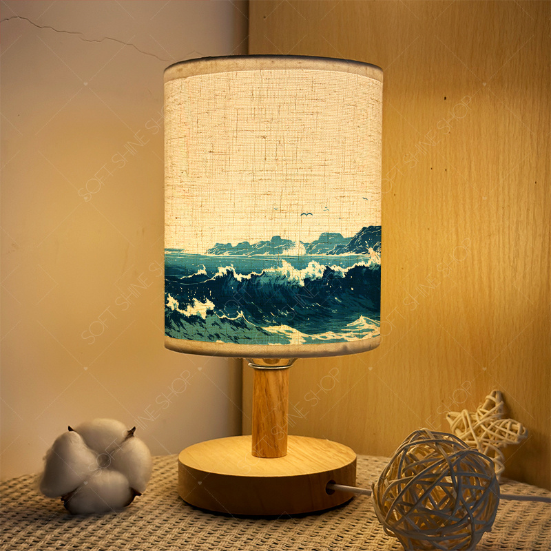 TEMU Lampe de bureau LED en tissu alimentée par USB, idéale comme lampe de chevet, éclairage de chambre ou d' de dortoir. Elle sert d'éclairage pour