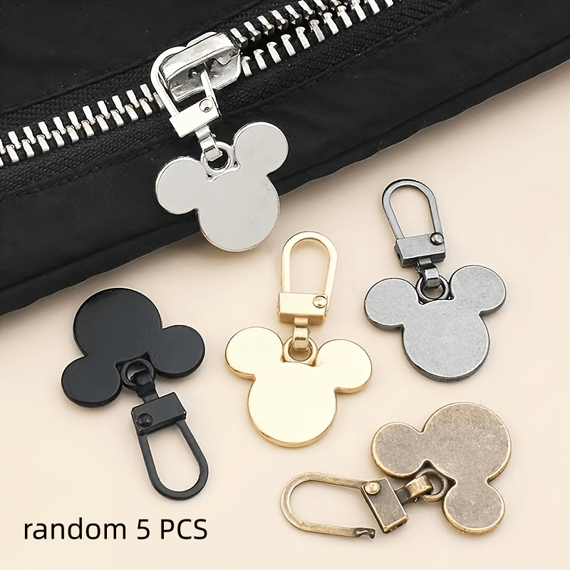 E-shop Disney Herren Schlüsselanhänger / Reißverschluss-Zug Random 5/10 Stück Abnehmbarer Herren Schlüsselanhänger mit Schwarz-Goldenem -Ears-Logo