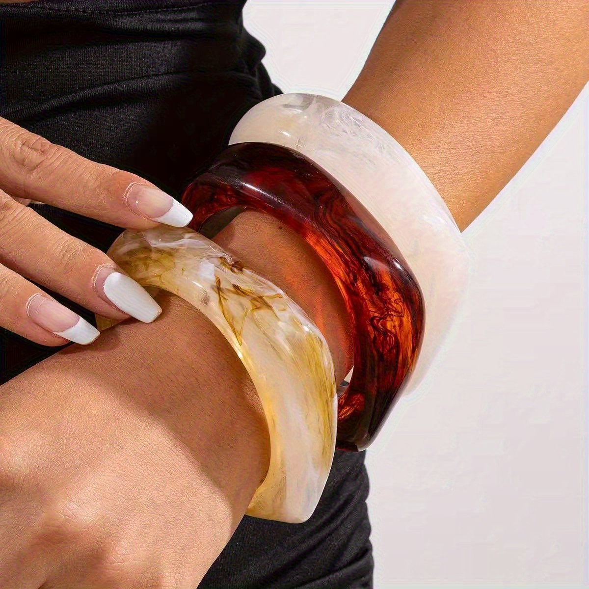 Image of 3pcs Vintage Ombre Translucent Acrylic Set, Round Fashion Women's Wristband Suitable For Casual Attire