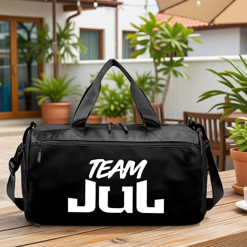 TEMU 1 sac fourre-tout pour homme Team Jul imprimé, sac de sport et de gym léger, grand sac bandoulière de nuit, bandoulière réglable, séparation