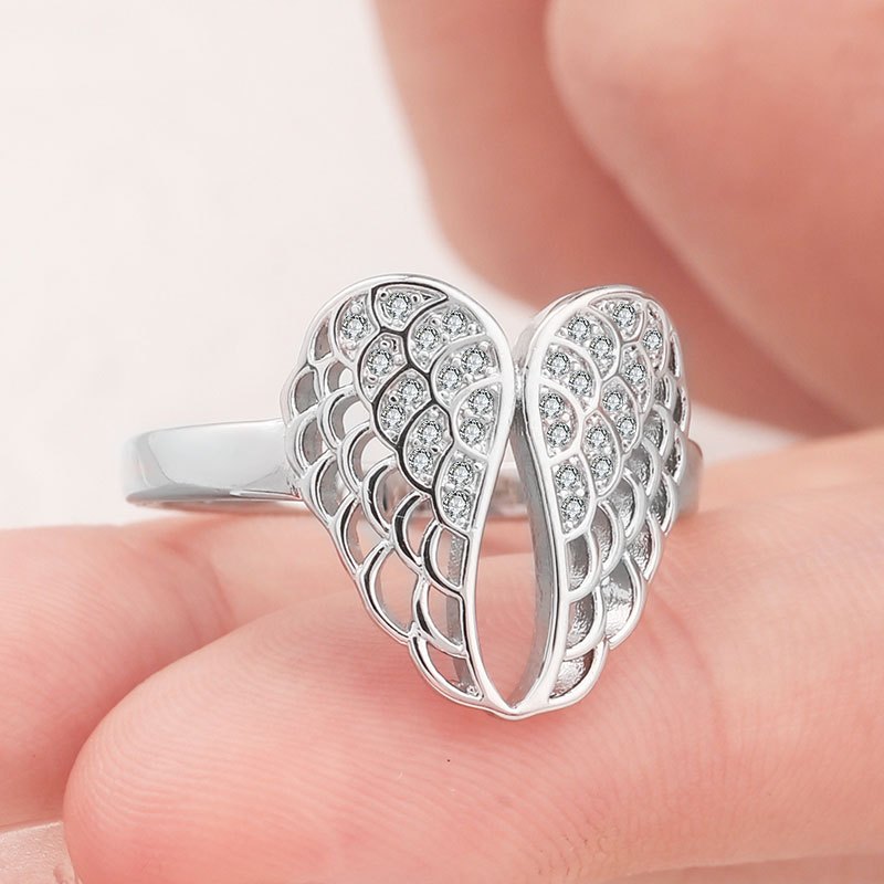 Women's Classic Fashion Statement Ring, Elegant and Stylish