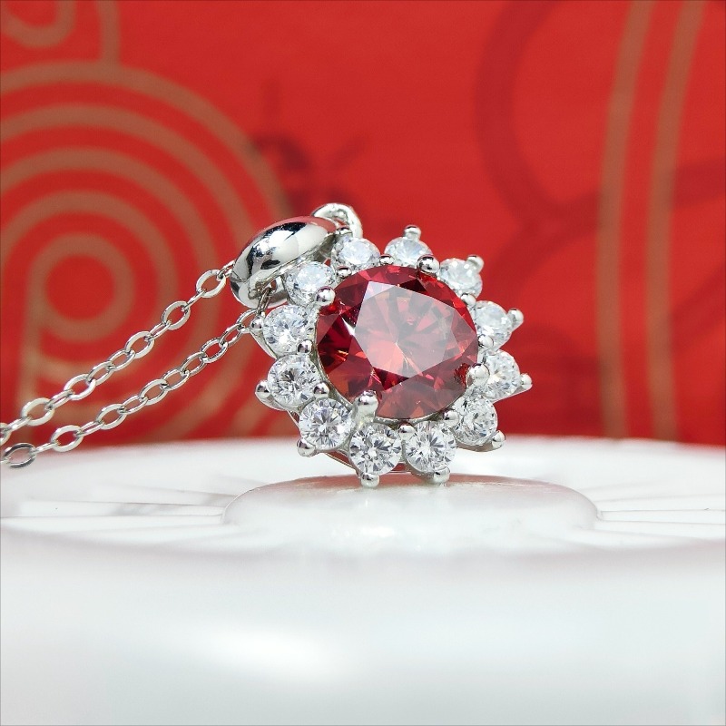 1pc Stylish Moissanite Sunflower Pendant Necklace