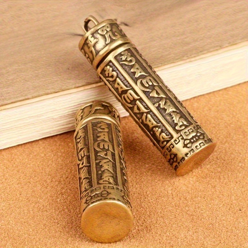 The Retro Hollow And Unscreweable Jar Design With Brass Shurangama Scripture Pendant Used As A Keychain Pendant, Allowing You To Peace And Auspiciousness