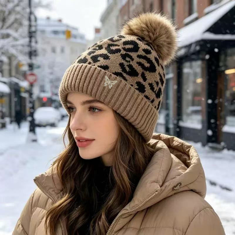 TEMU . Neue Herbst Winter Leopard Schmetterling Strass Logo Winter Warme Beanie Herren Damen Ohrenschutz Dicke Mütze Hochelastisch Warme Kälte Kappe
