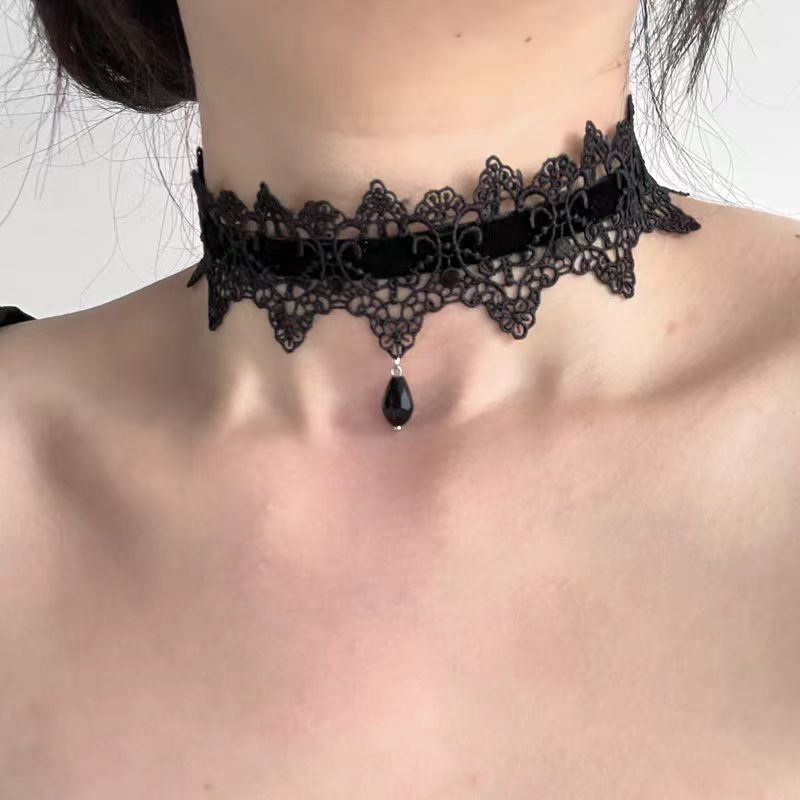 Gothic Lace Crystal Choker Necklace for Halloween Cosplay