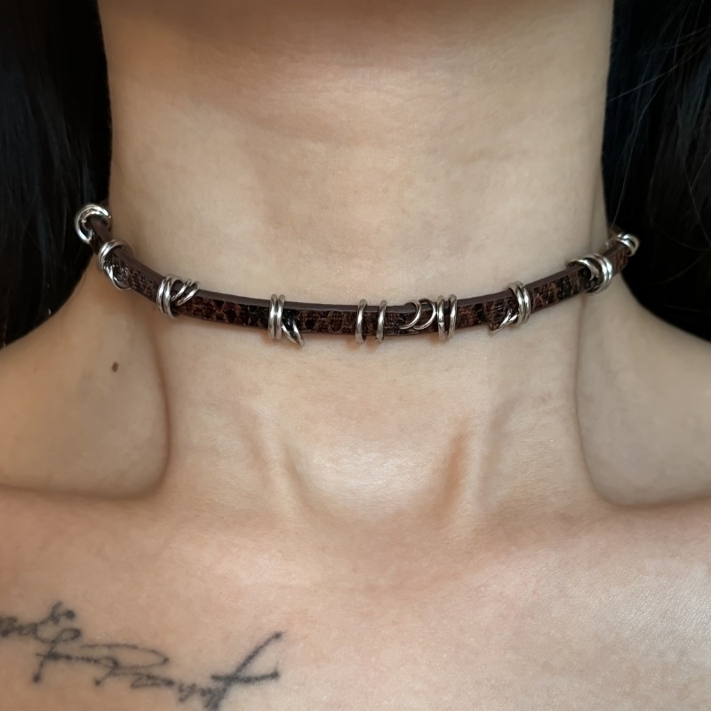 TEMU [Cuello Punk Retro] 1pc Collar Retro Y2K Estilo Punk para Mujer, Collar Gótico Ajustable, Ideal para Uso Diario y Fiestas