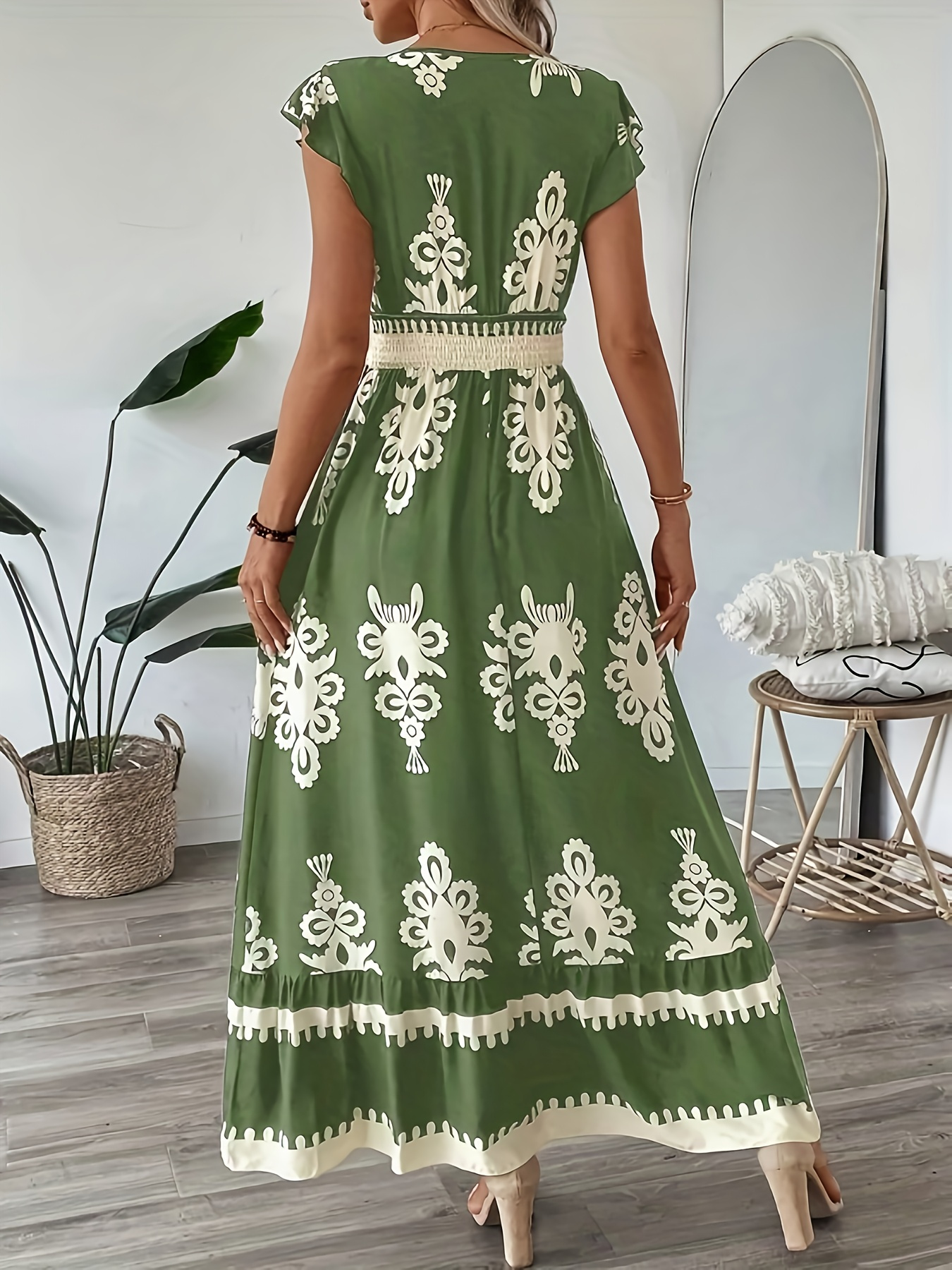 womens new bohemian long dress v neck design elegant commuting style full body positioning print comfortable fabric suitable for commuting and dating local warehouse womens gift suitable for autumn Product details 4