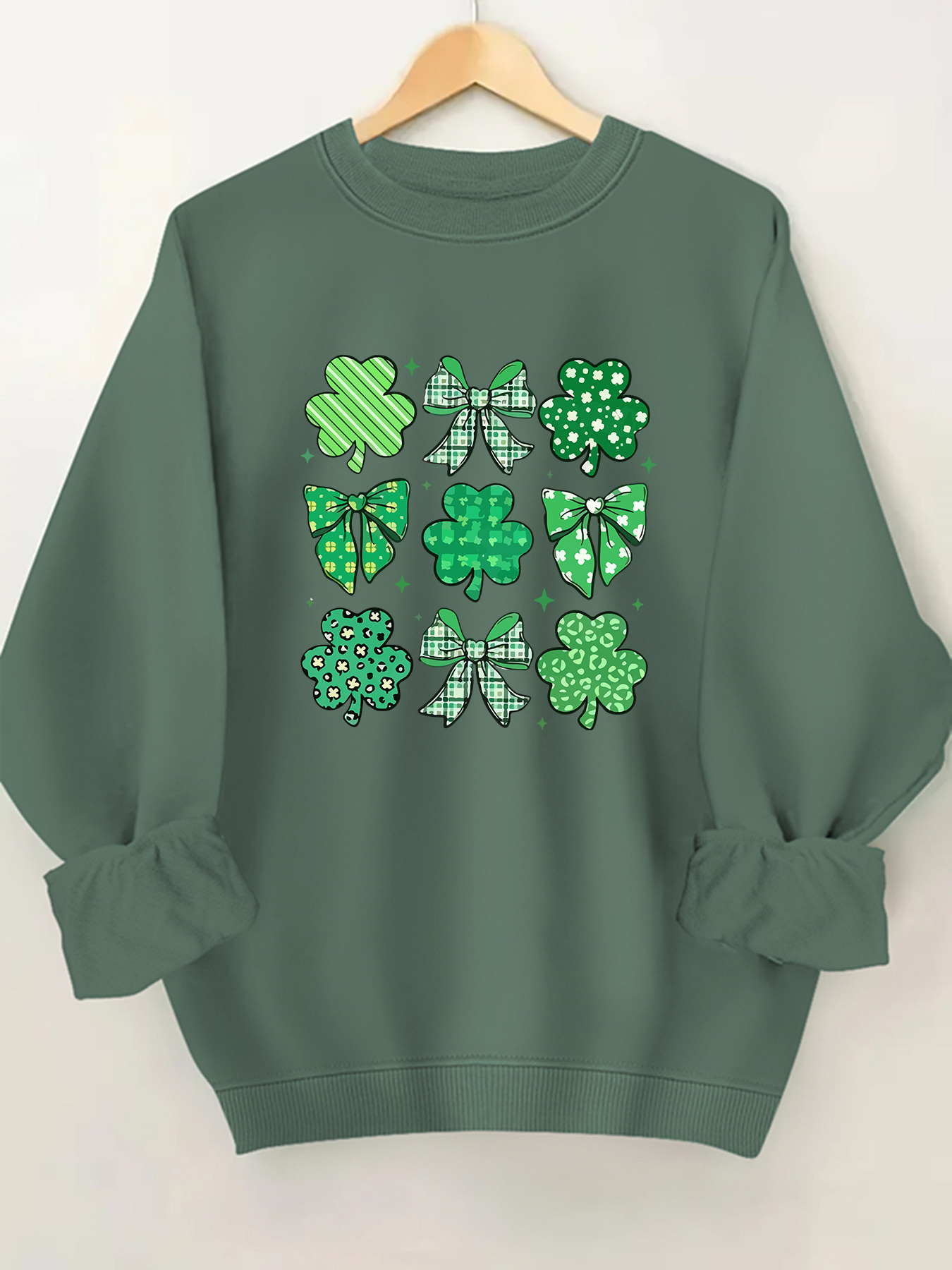 YOPLANET Women's St. Patrick's Day Sweatshirt - Cute Shamrock Print, Comfy Long Sleeve Pullover (Green, X-Large)