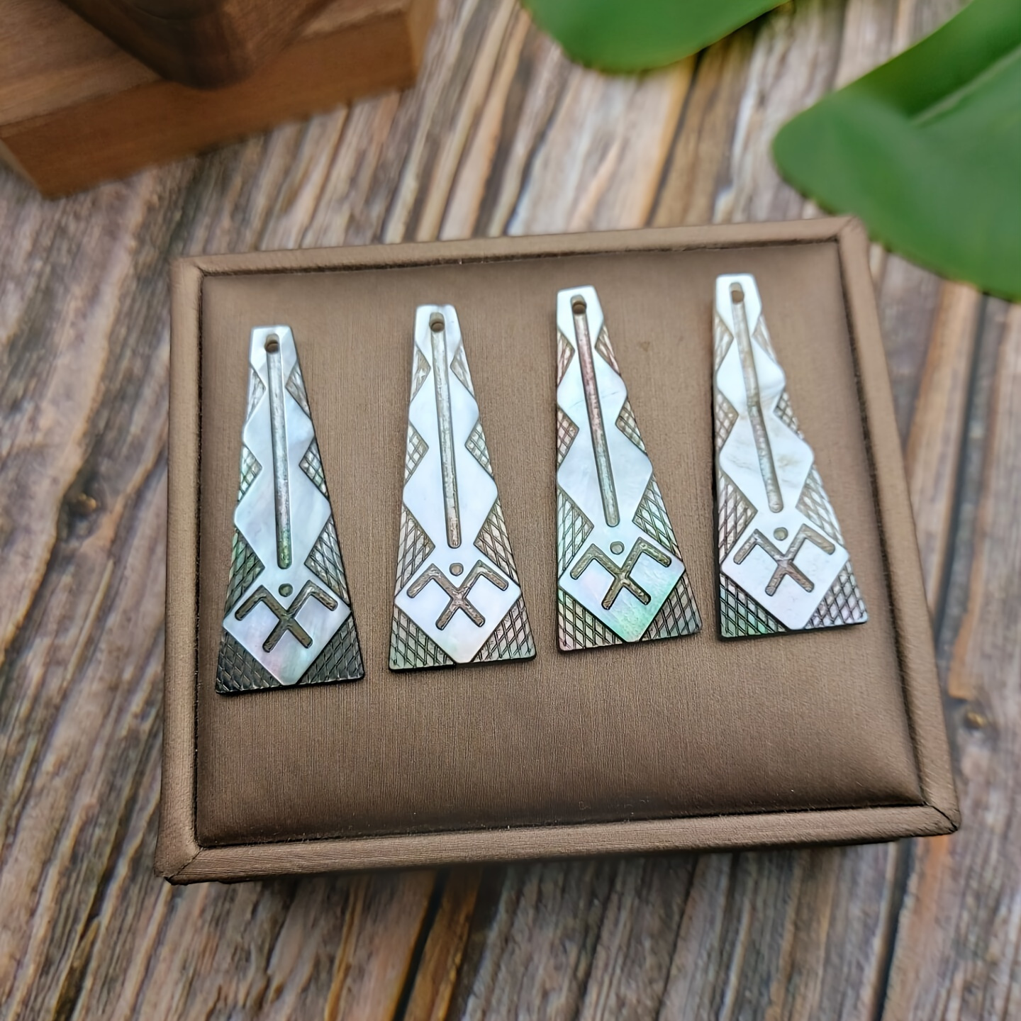 TEMU [Breloques DIY d'inspiration océanique] Lot de 4 pendentifs naturels | Breloques trapézoïdales pour bijoux DIY, accessoires de création