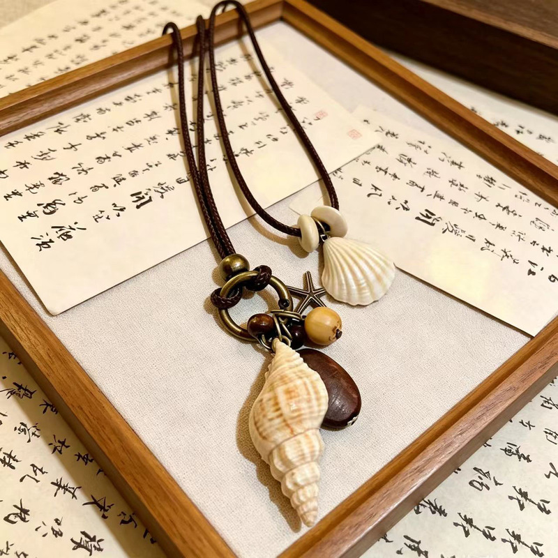 Retro Elegant Beach Style Artificial Shell and Sea Snail Pendant Necklace