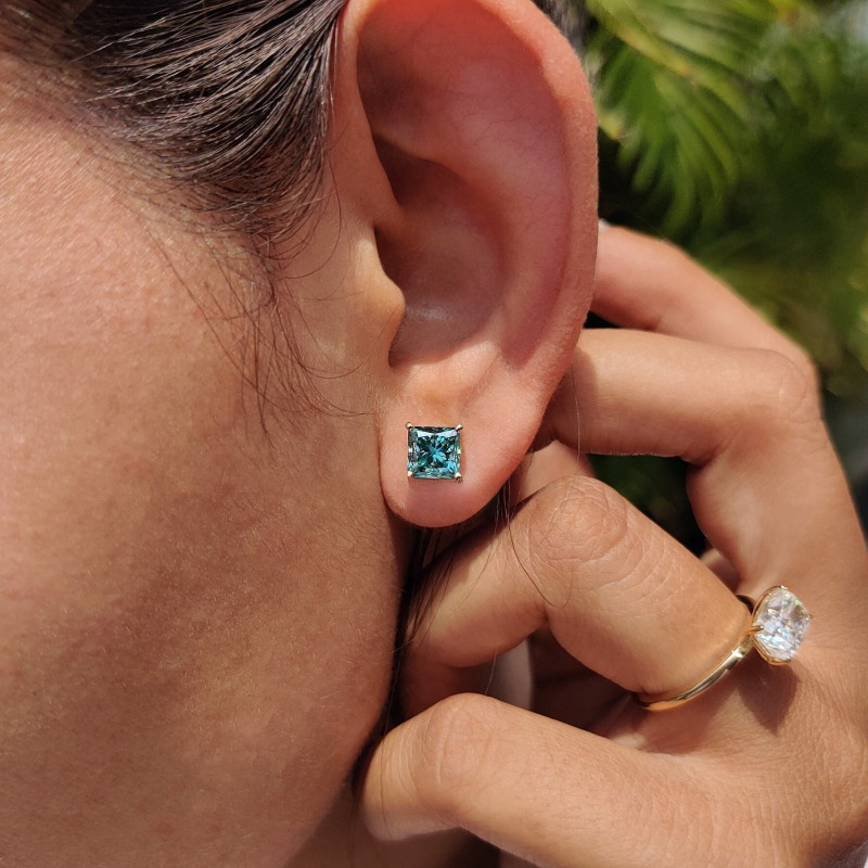 1pair 1Carat Classic 925 Silvery Blue-Green Princess Cut Moissanite Stud Earrings - Daily Wear and Ideal Anniversary or Christmas Gift for Women and Men