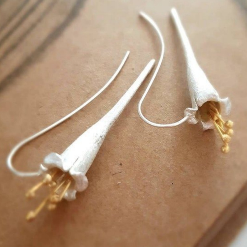 Women's Vintage Three-Dimensional Flower Shaped Pendant Earrings