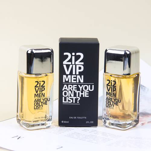 212 eau de toilette para hombre, una oriental amaderada que dulces y con un de especias. perfume para hombre un masculino, un diseño de botella lujoso y un - para citas nocturnas